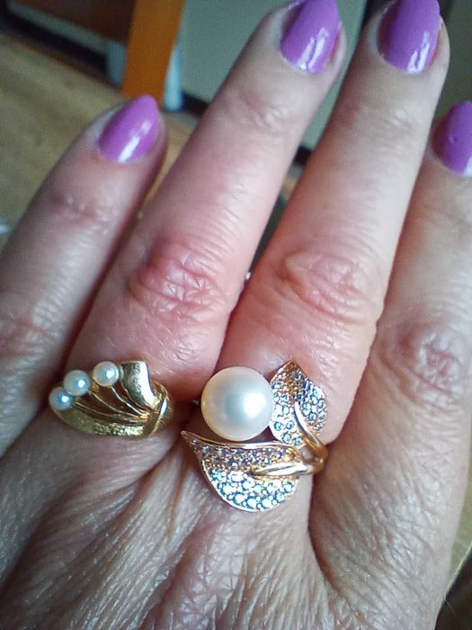 Złoty pierścionek z naturalnymi perłami hodowlanymi, PRL, próba 585