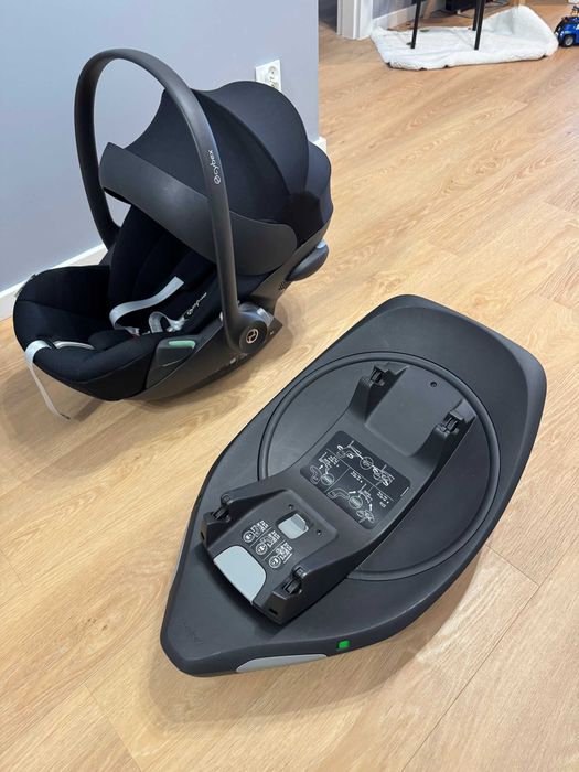 Fotelik Cybex Cloud Gi Size Plus z Bazą Cybex G - Stan Bardzo Dobry+