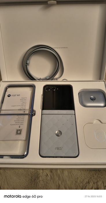 Motorola Razer 60 swaroski