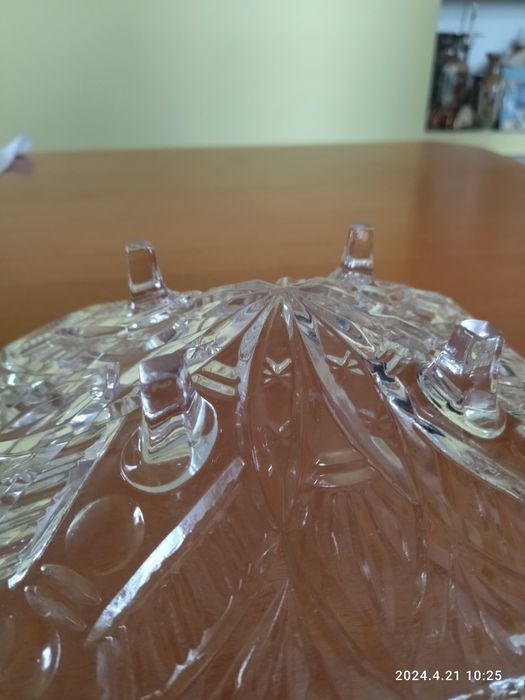 Paterka szklana na nóżkach