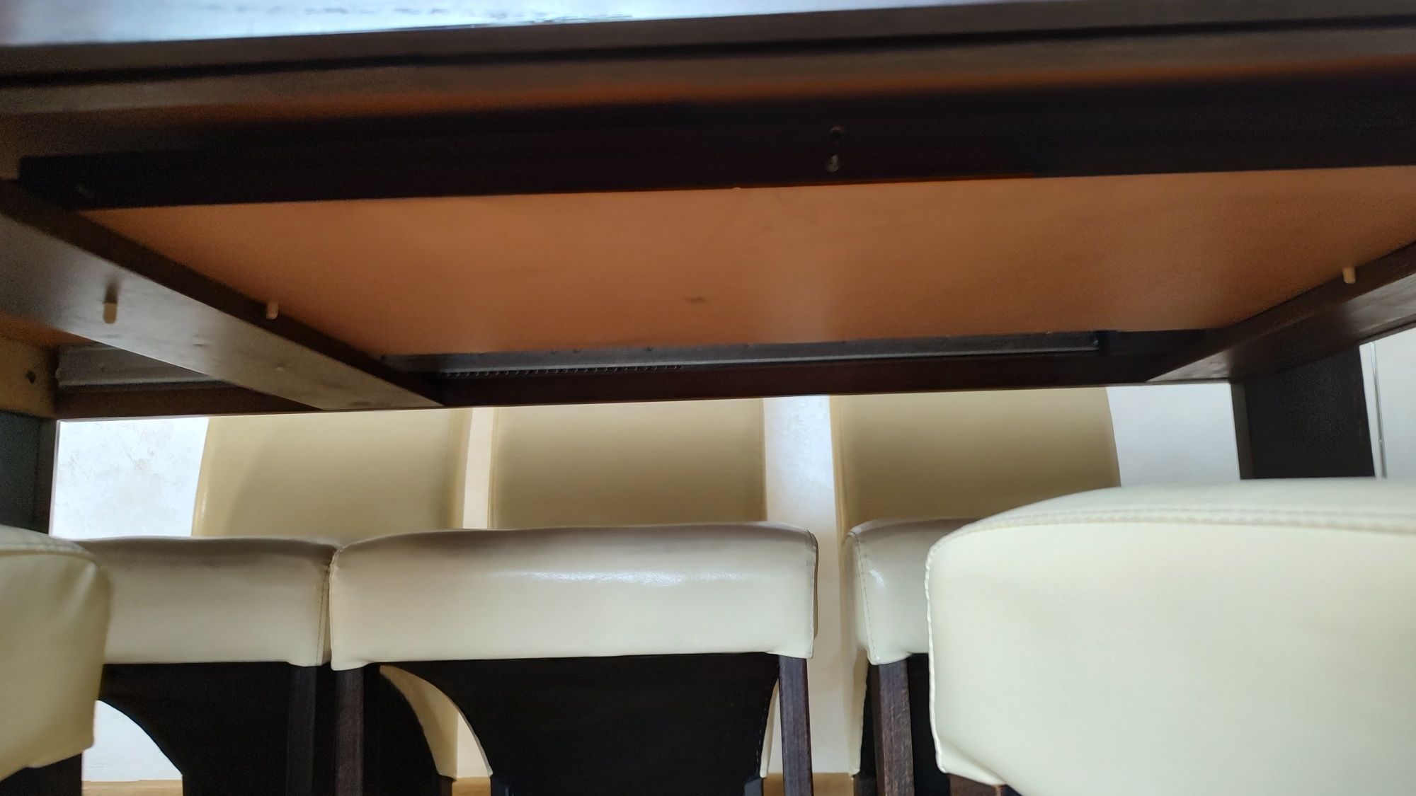 Drewniany rozkładany stół + 8 krzeseł