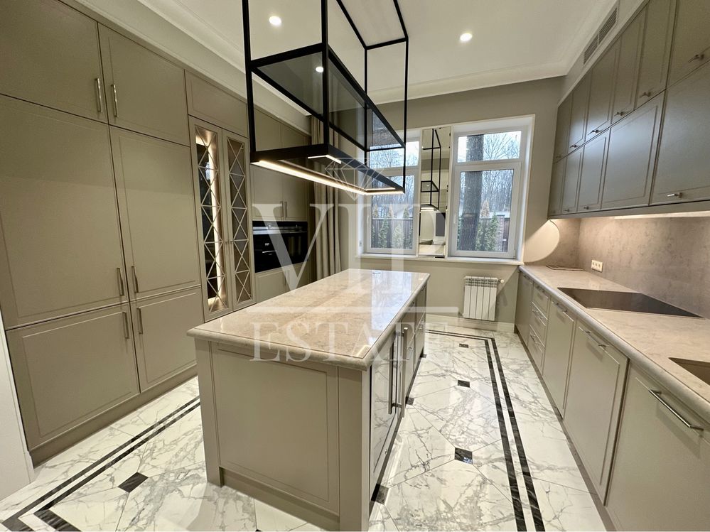 Без комиссии. Продам Дом КП Лесное, 220 м.кв., 10 соток.  Шатиловка