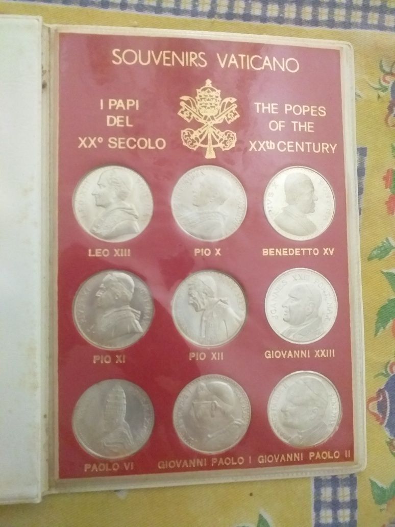 So hoje 1.000€  colecção de 9 moedas do Vaticano Roma