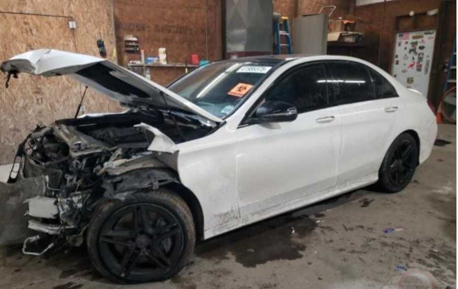 Двері Mercedes W205 C 43 Amg дверь розбор запчасть мерседес в205 амг