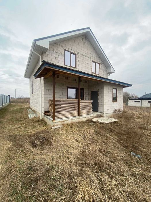 Ваш ідеальний дім біля озера: двоповерховий будинок 122 м² на 6 сотках