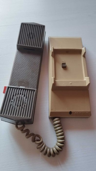 Telefone de porta / Intercomunicador Comelit