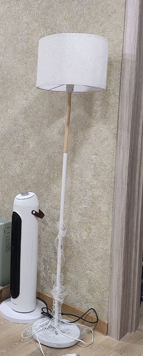 Новий торшер з тканинним абажуром