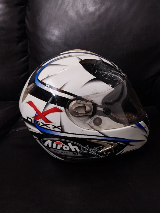 Capacete Airoh usado