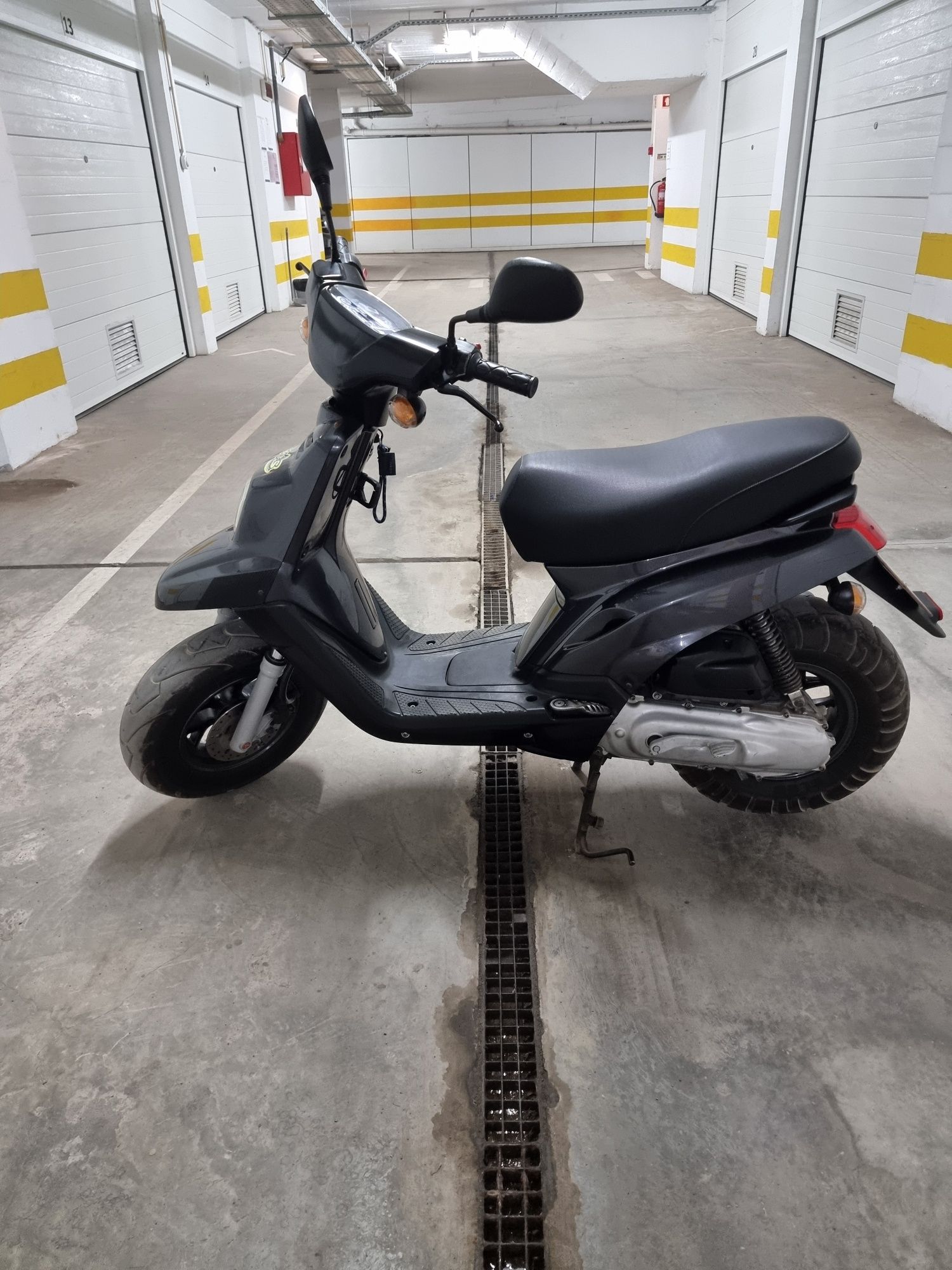 Vende se YAMAHA b.w.s  2006