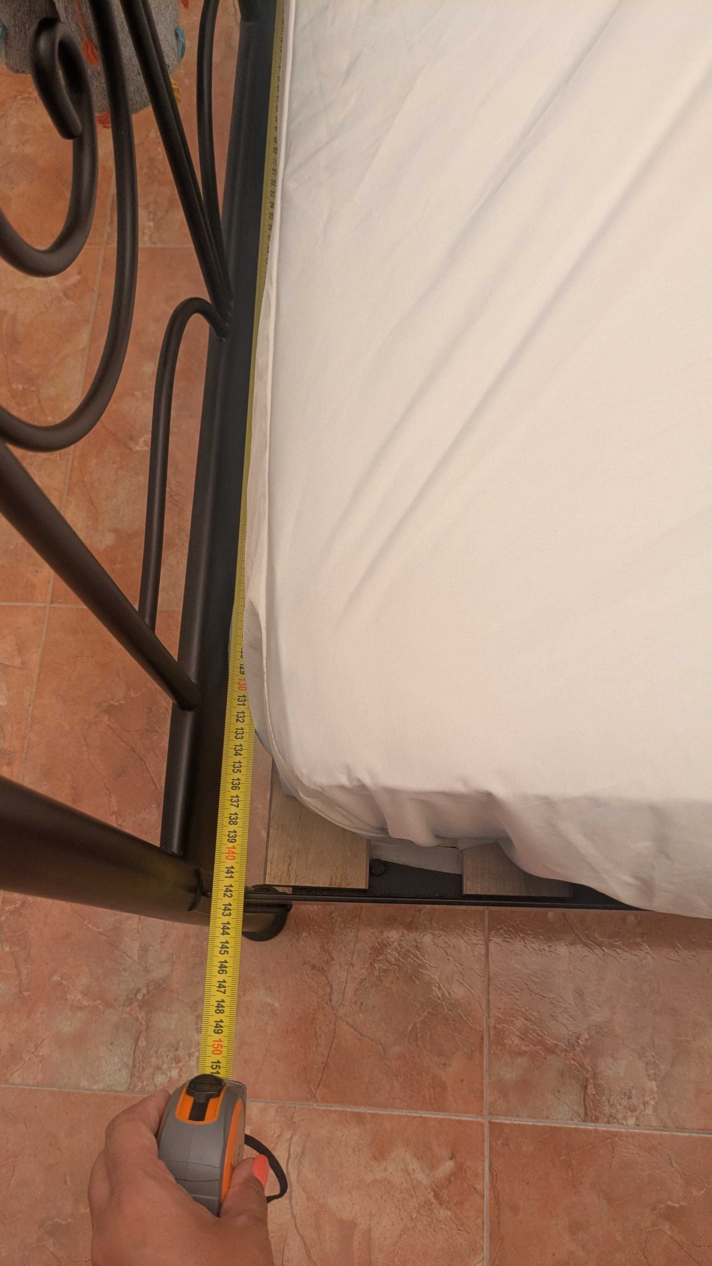 Cama 140x200cm + 2 Criado mudo + Colchão