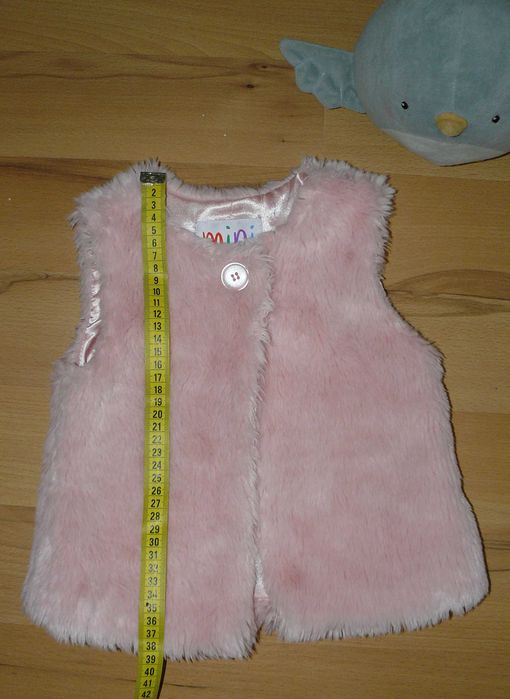 Dziewczęca narzutka/bezrekawnik różowy, puszysta kamizelka. Rozmiar 98
