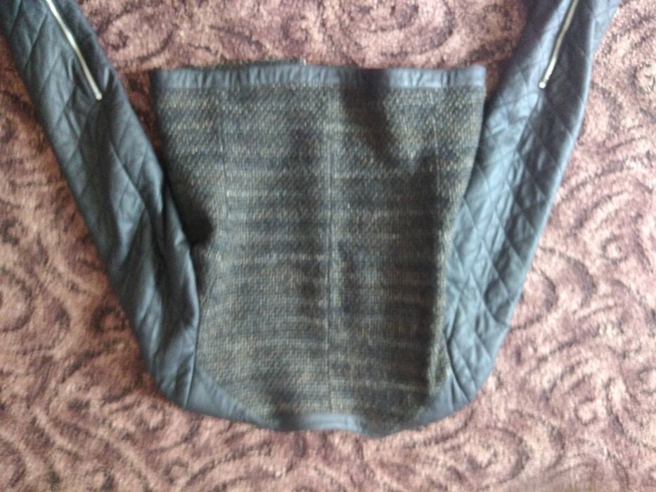 Стильна куртка вітровка