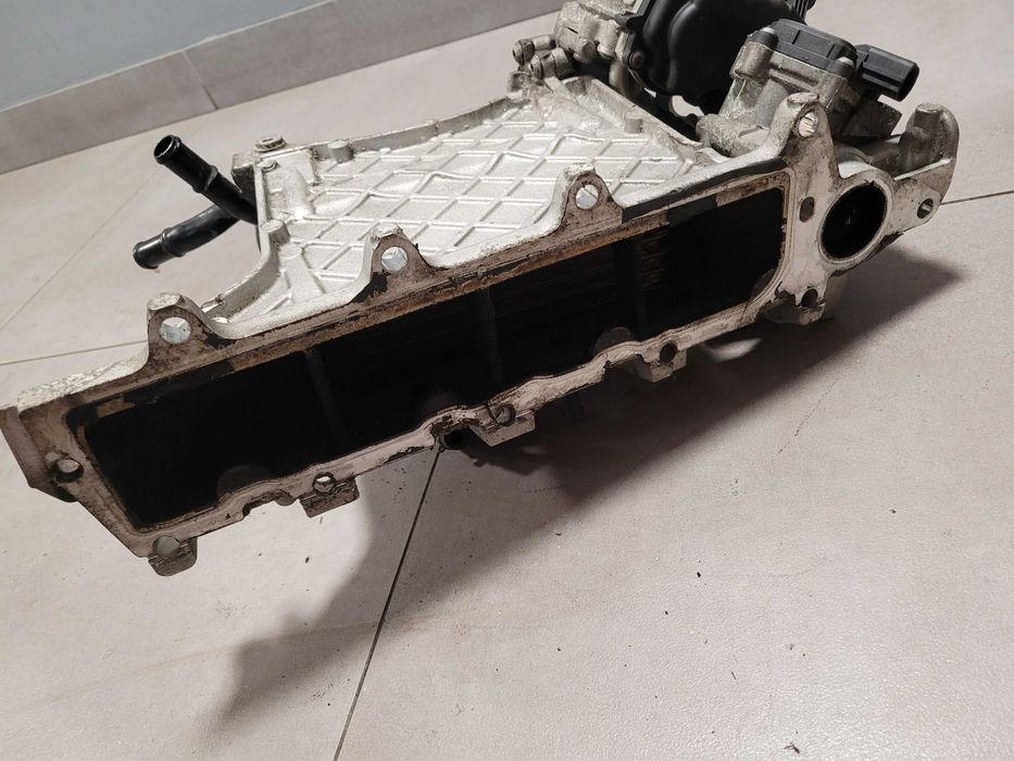 Kolektor ssący z przepustnicą przewody 1.6 TDI RAPID CXM 04L.129.766AQ