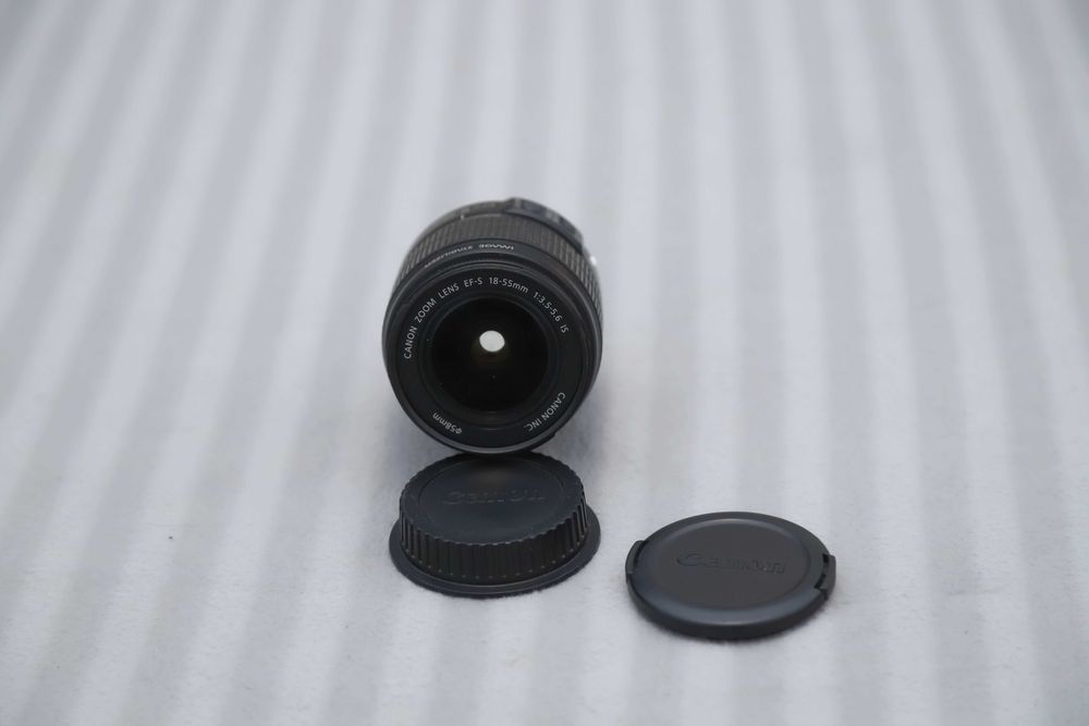 obiektyw Canon EF-S 18-55 mm f/3.5-5.6 IS