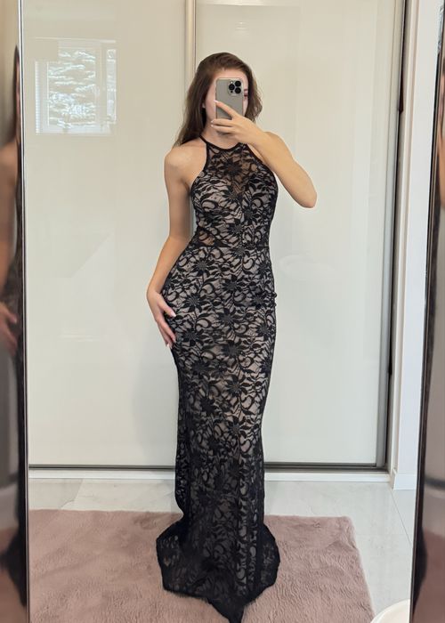 Długa sukienka z czarnej koronki sukienka maxi na wesele koronkowa