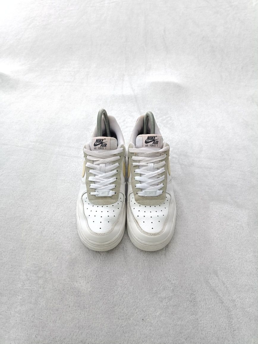 Женские кроссовки 2021 Nike Air Force р37.5-38