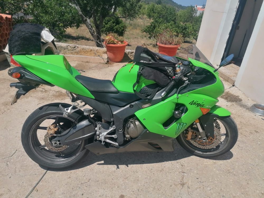 Kawasaki ninja 636 verde
