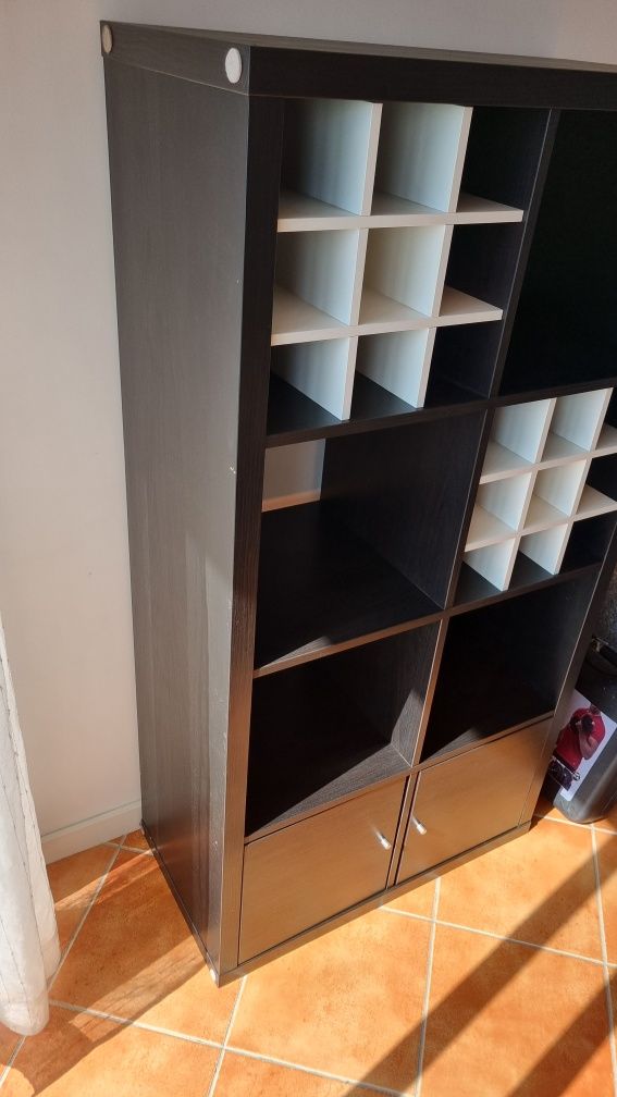 Estante Kallax ikea com garrafeira