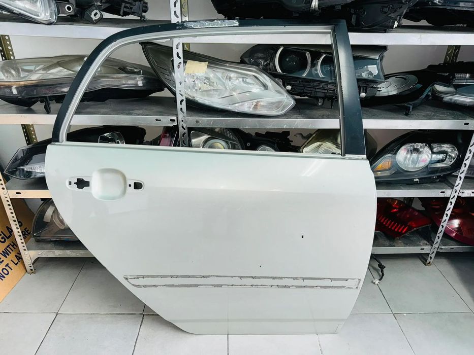 Porta Trás Drt Toyota Corolla - 2001 / 2007