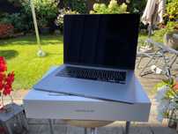 MacBook Air 15 cali M3 | 16GB RAM | 512GB SSD | Space Gray | + GRATIS