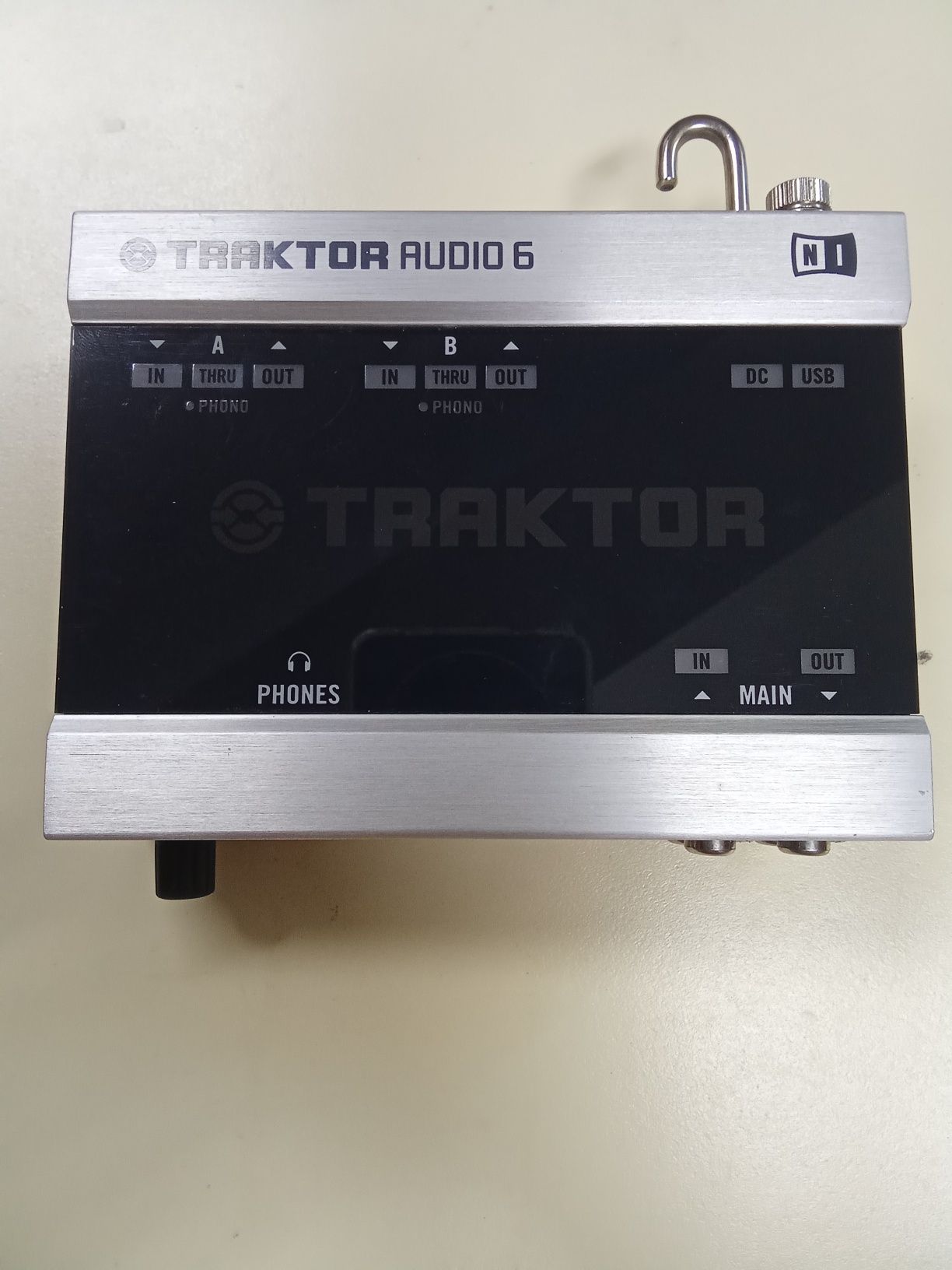 Native instruments audio 6 usada
