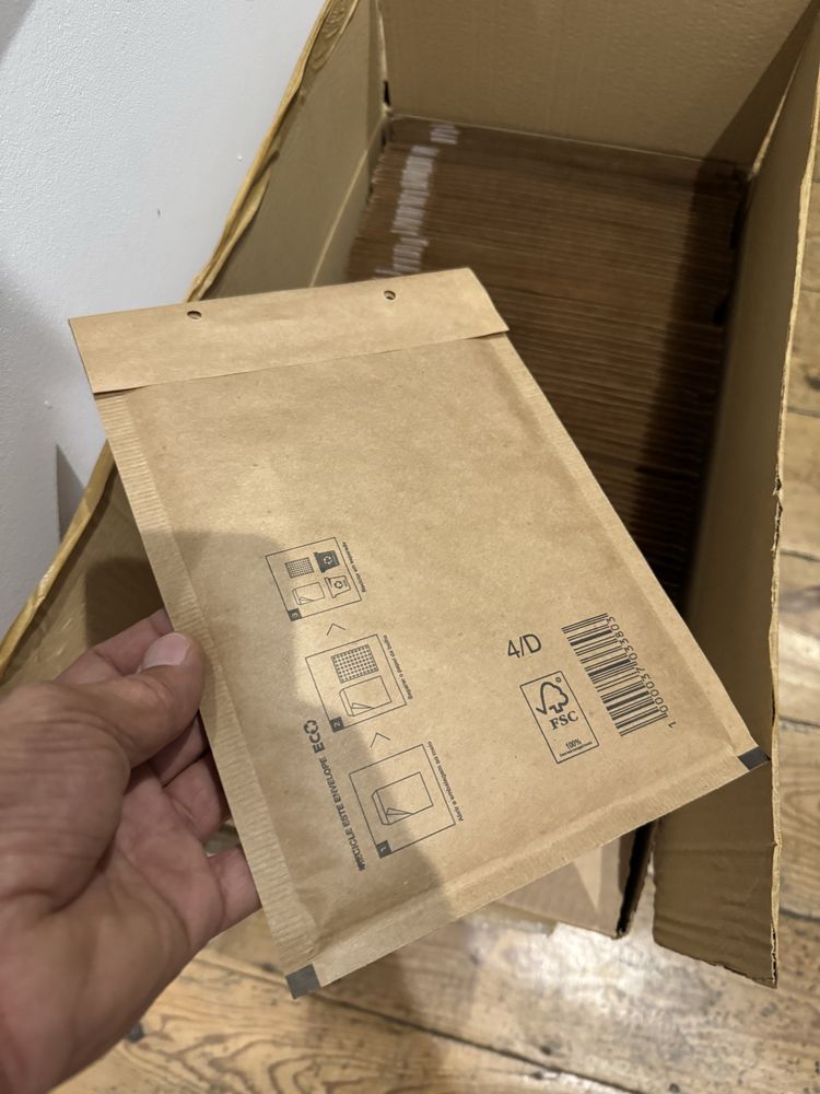 Envelopes almofadados novos