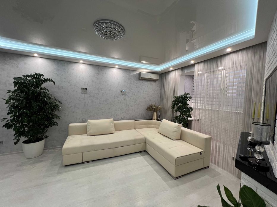 Продам кутовий диван Blest (модель Дженезі)