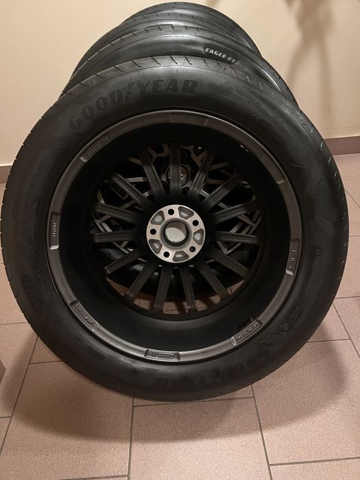 Zestaw letnich opon z felgami.Felga Alu AEZ.Opona 235/55R19.Good Year!