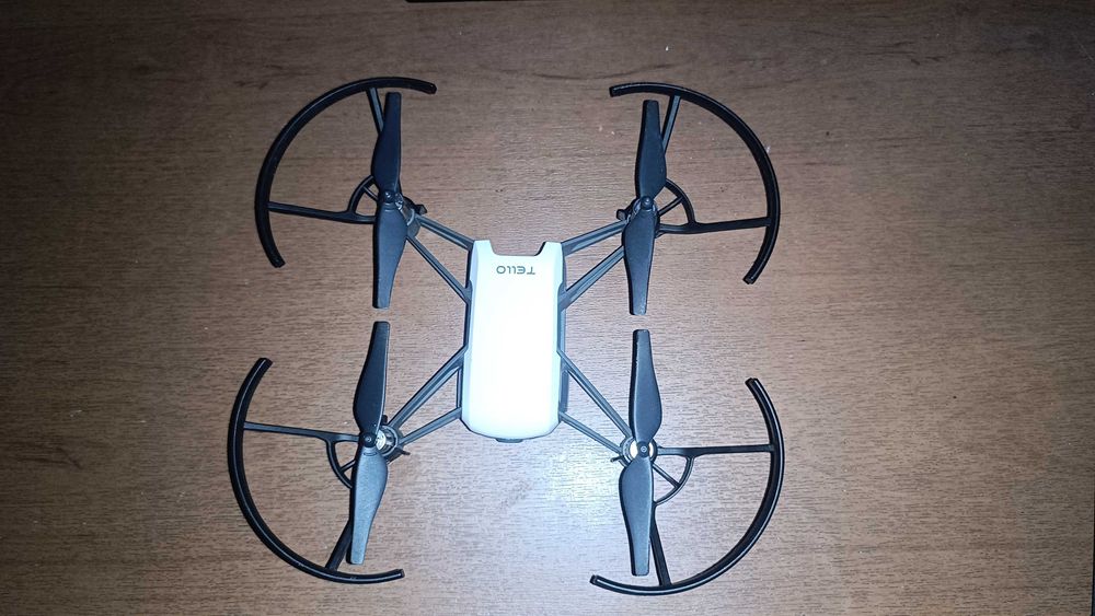 Квадрокоптер DJI Ryze Tello