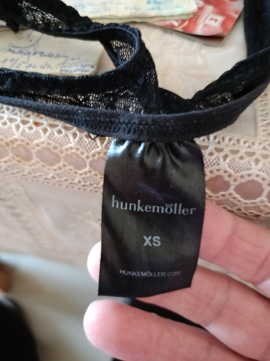 Komplet damski-stringi plus biustonosz push -up.