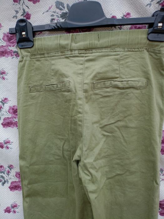 Zielone spodnie sportowe