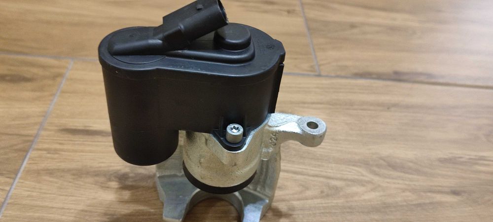 Супорт задній лівий на VW b6,B7,CC,Sharan,Tiguan Новий. 5N0 615 403