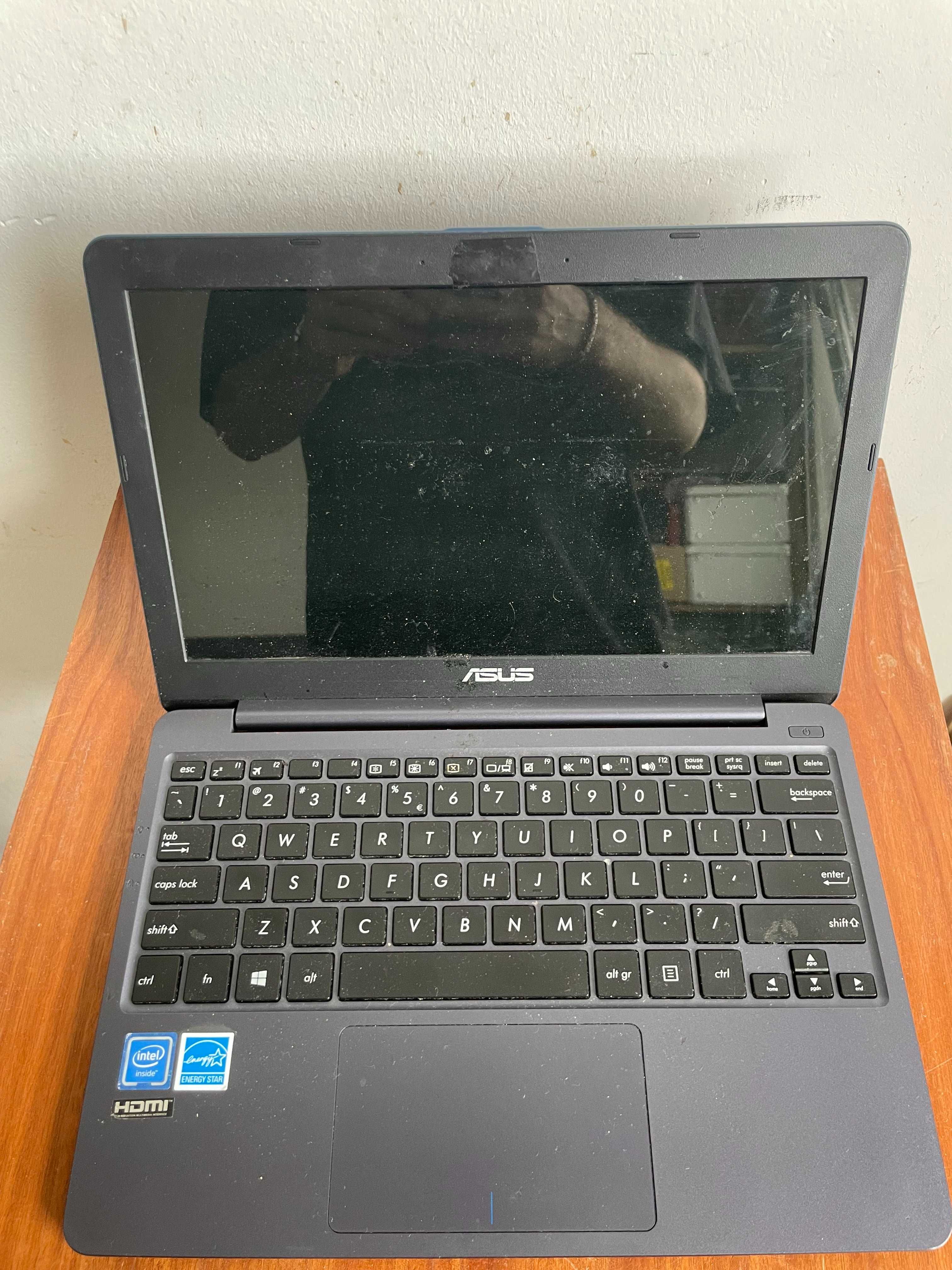 laptop ASUS E203N
