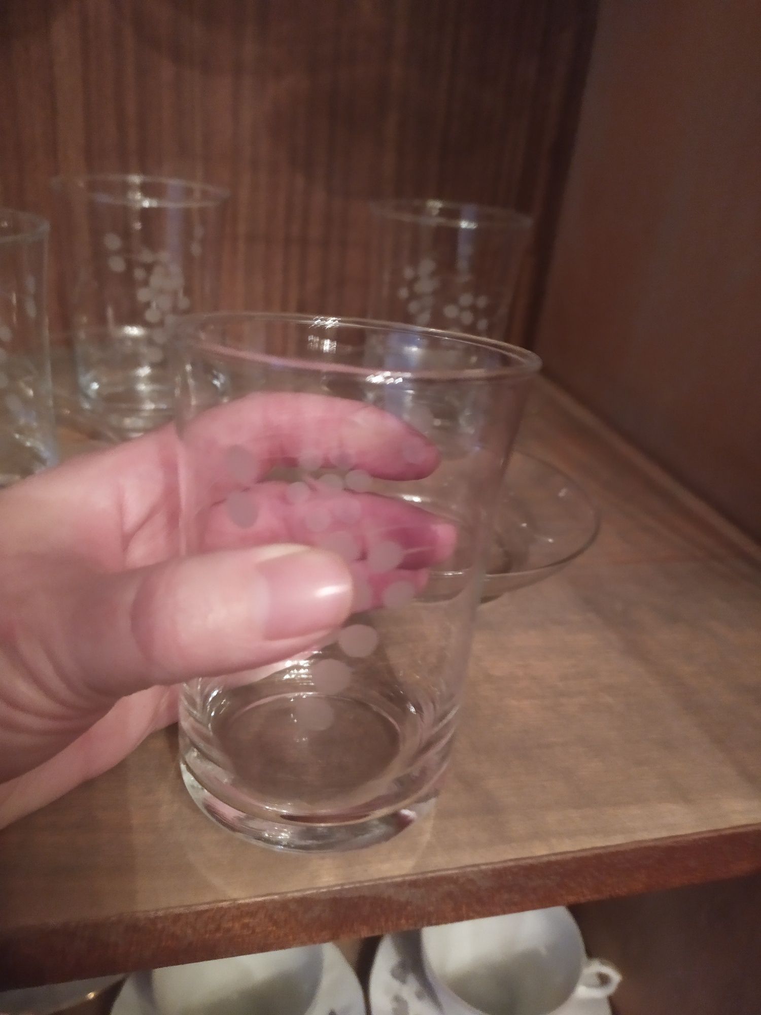 4 szklanki i 4 talerzyki zestaw
