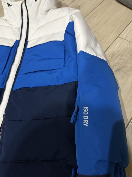 Продам курту зимню