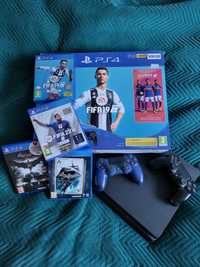 PlayStation 4 500gb / 2 pady / 4 gry