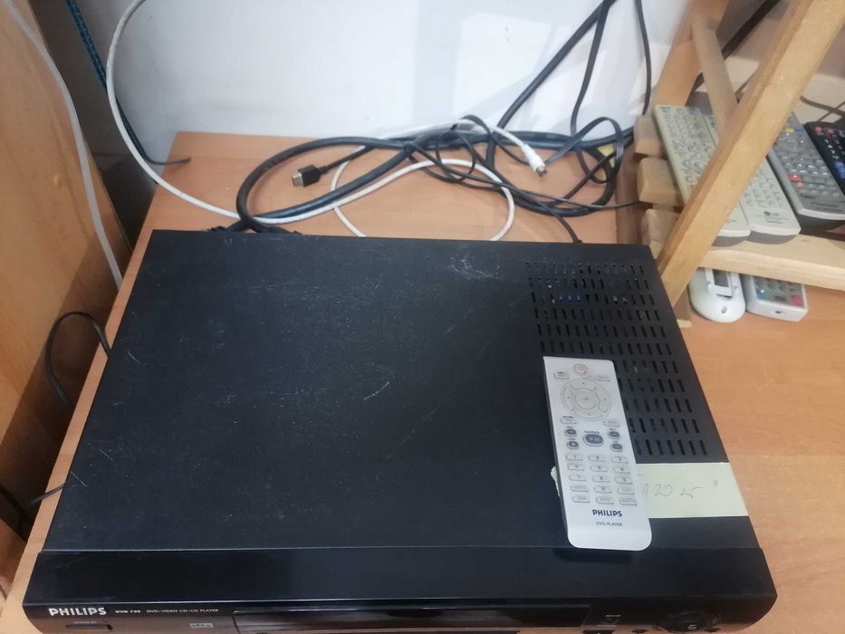 Odtwarzacz CD/DVD Philips DVD750 pilot