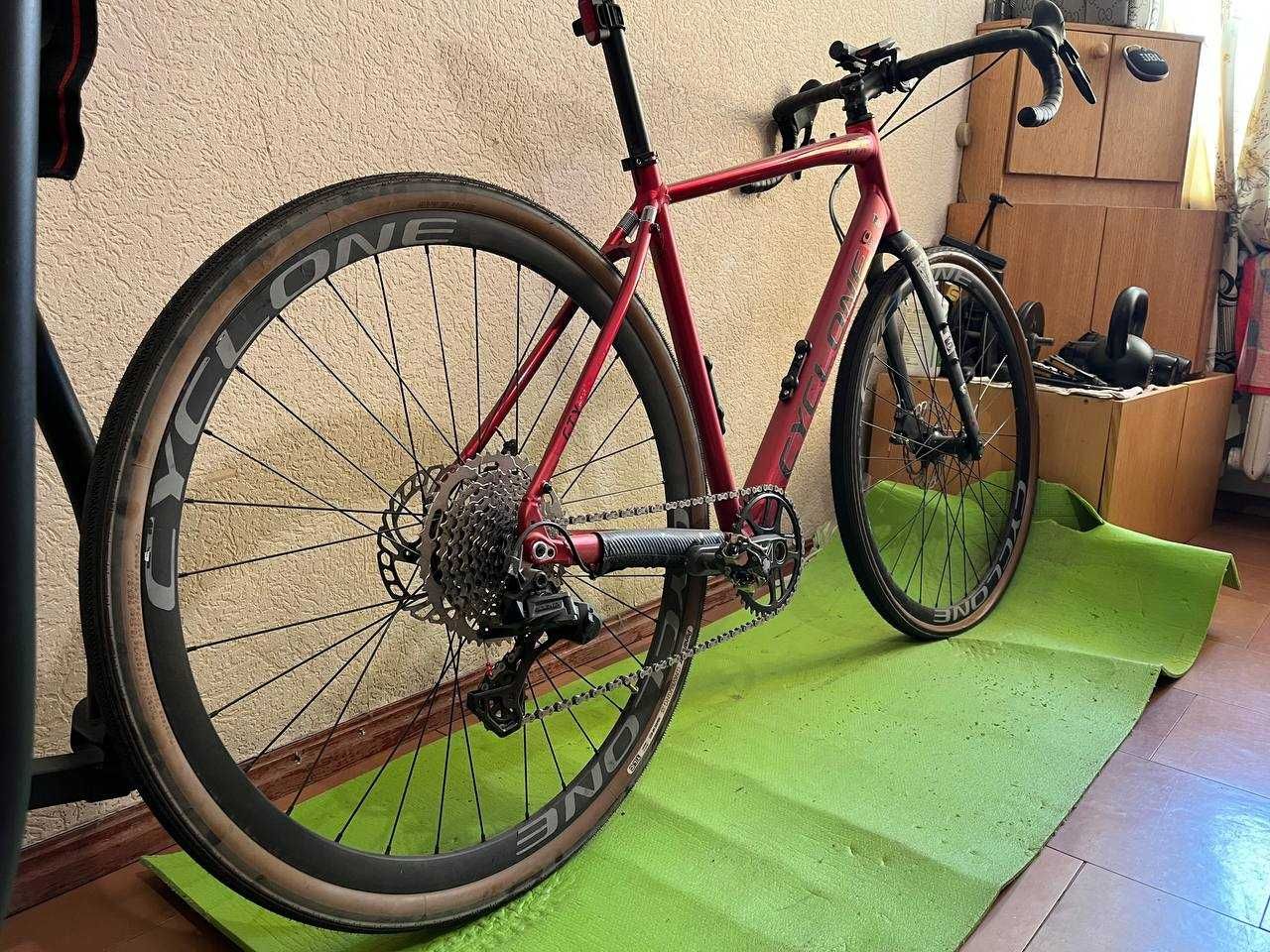 Гравійний велосипед CYCLONE GTX 22. 50 Рама. Пробіг біля 4К км.