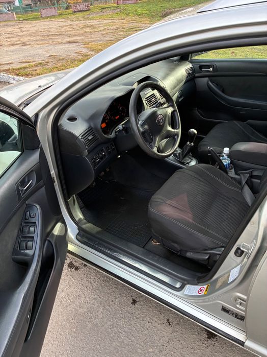 Продам Тойоту Авенсіс