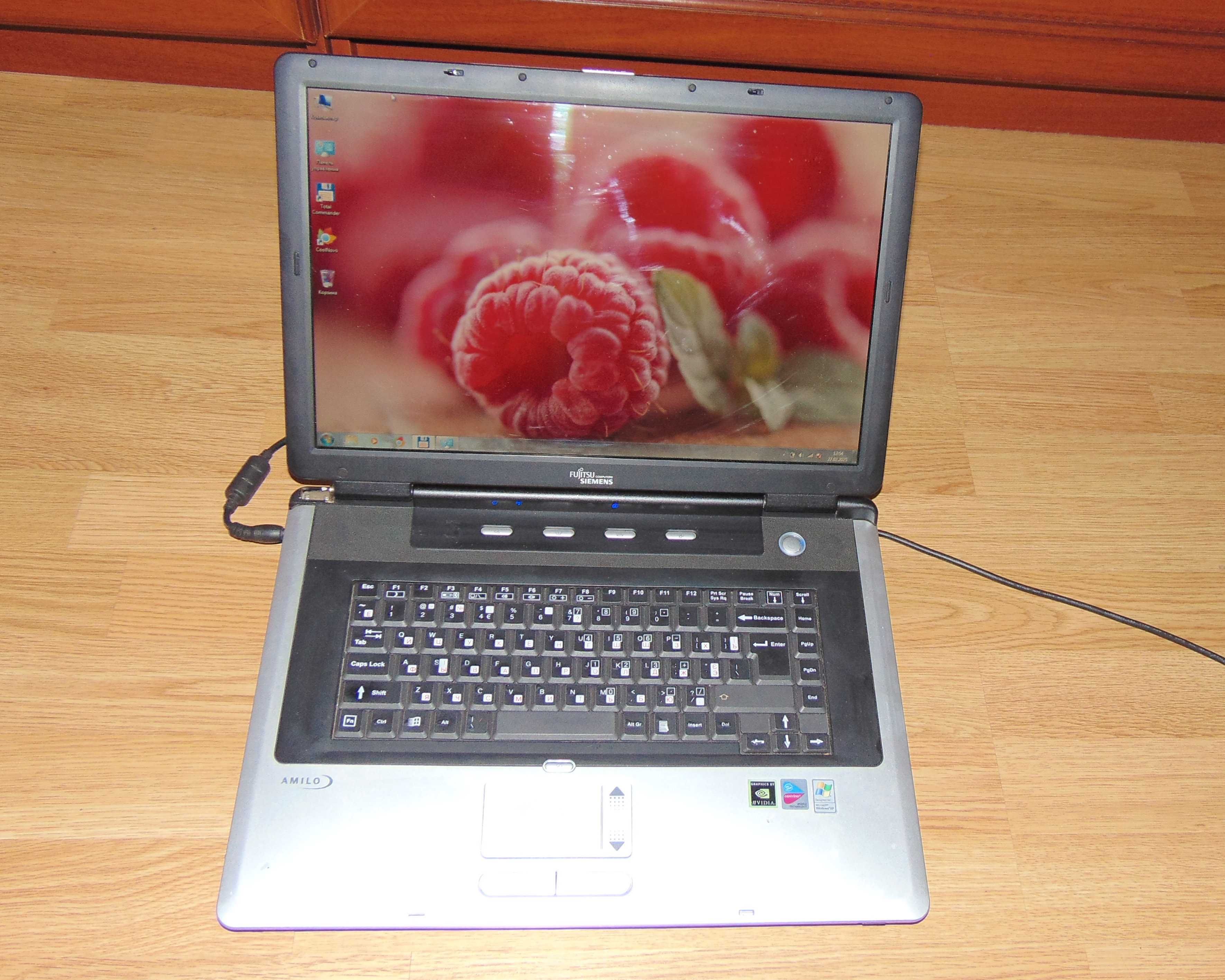 17"  Ноутбук Fujitsu-Siemens Amilo M3438G