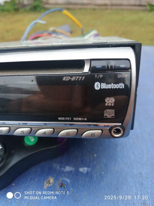 Продам магнітолу JVC