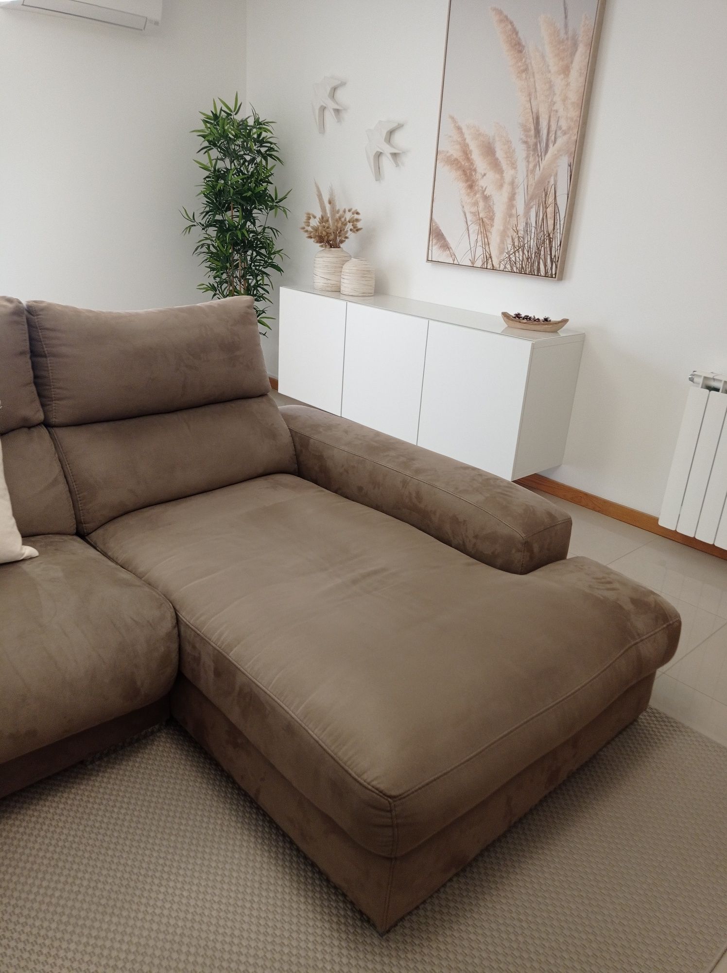 Sofá com chaise lounge