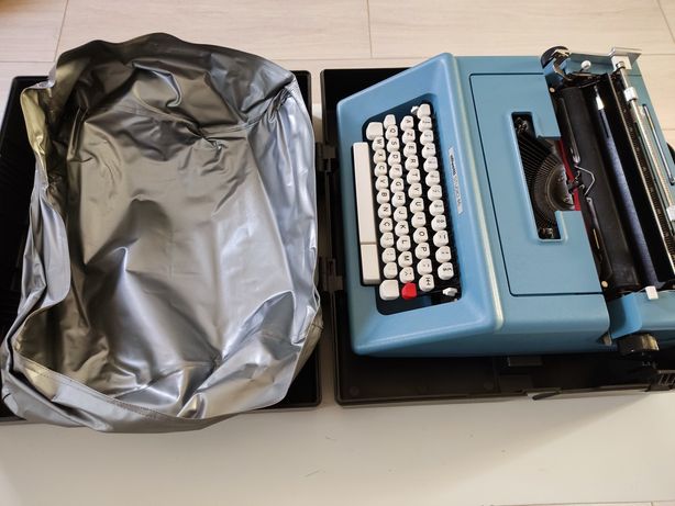 Máquina de escrever olivetti Studio 46