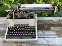 Stara maszyna do pisania Urania