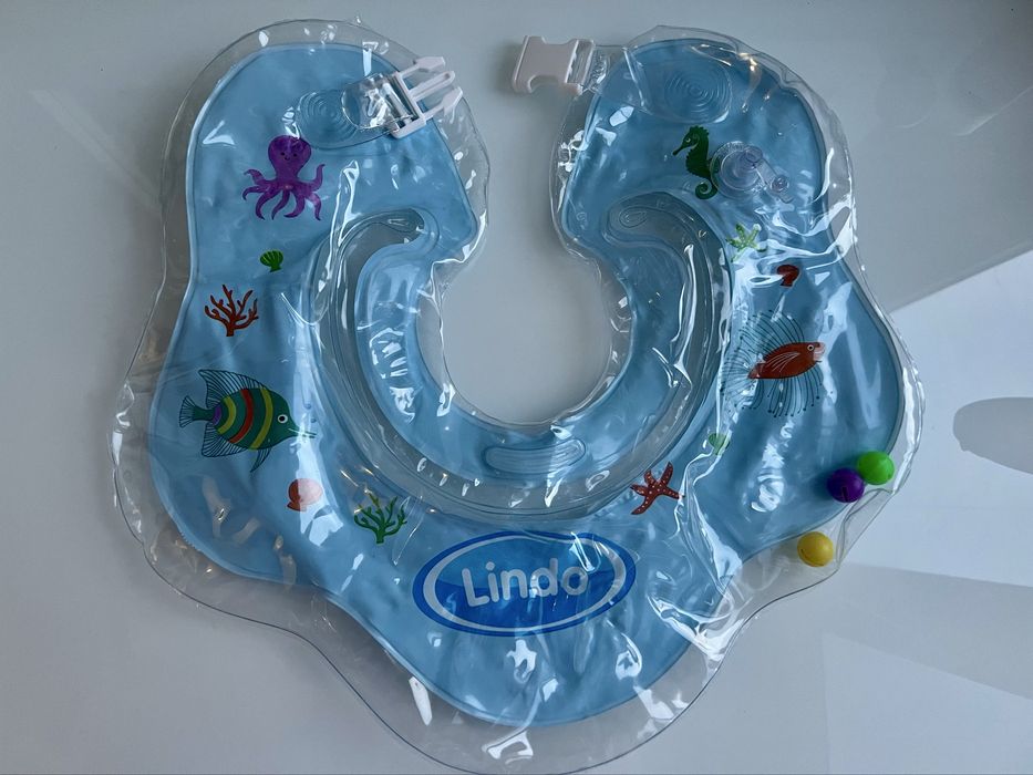 Набір для малюка. Водний килимок, круг для купання, пустушки avent