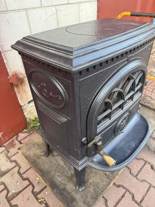 Jotul 3 Piękny Komin norweski z szybką