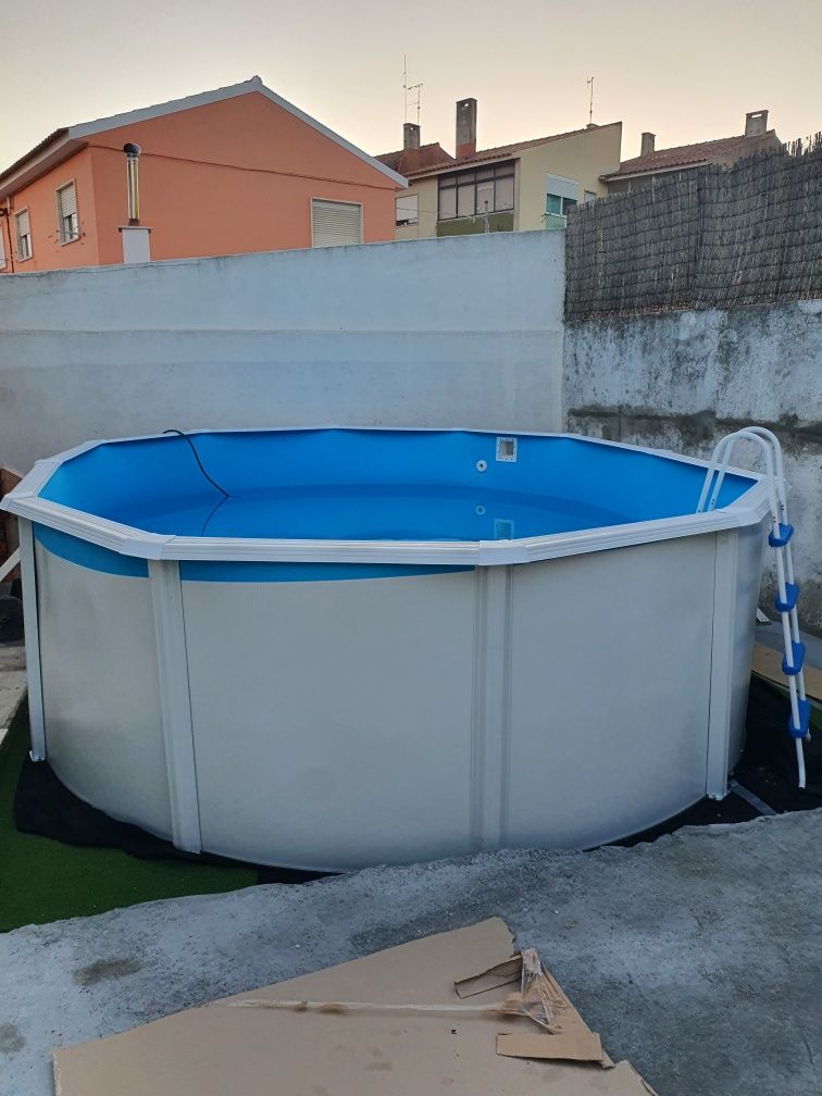 Vendo piscina 5mx3.66m de comprimento com 1.20m de altura