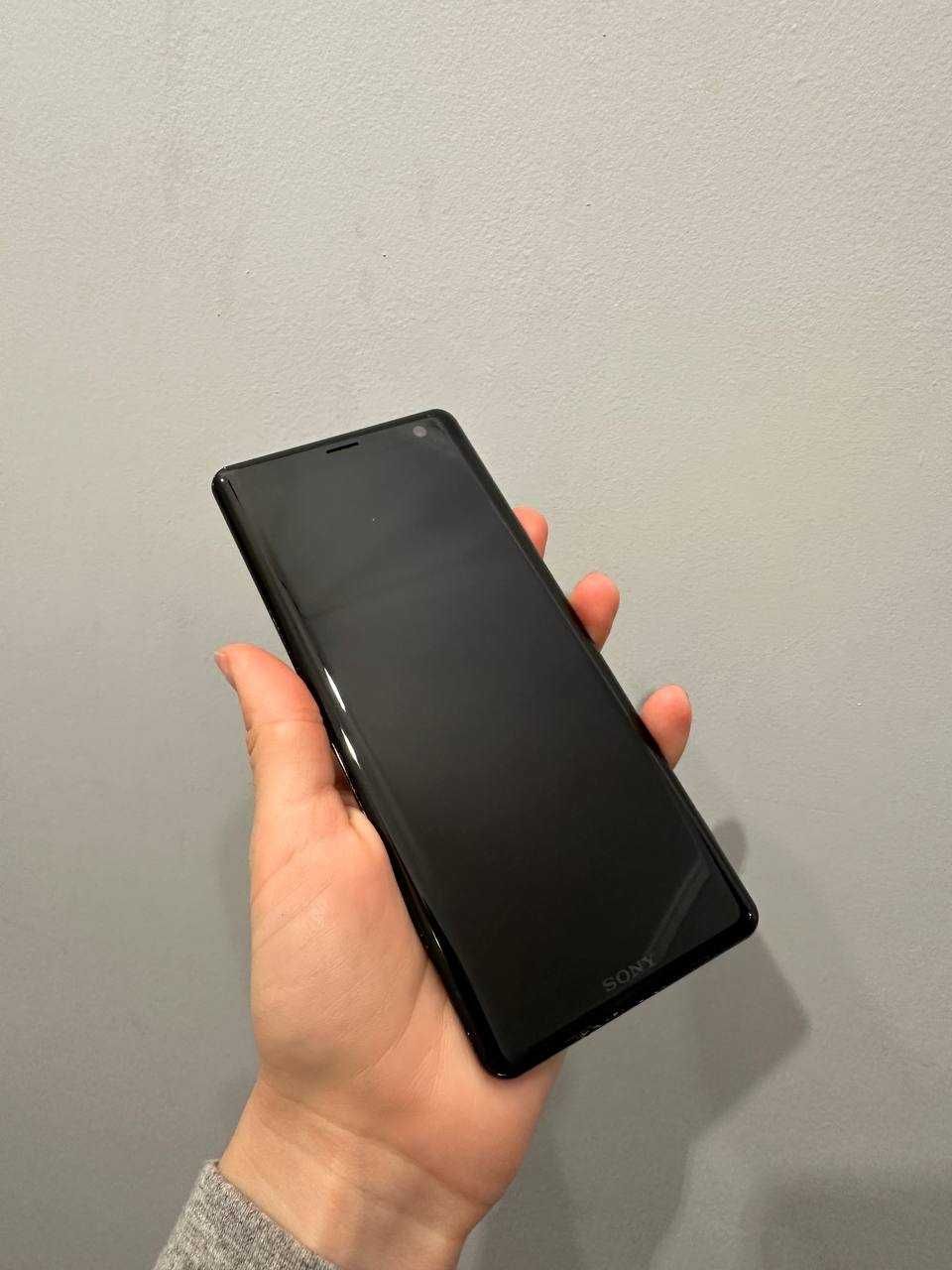 Флагман Sony XZ3 4-64 Gb Black edition SOV40