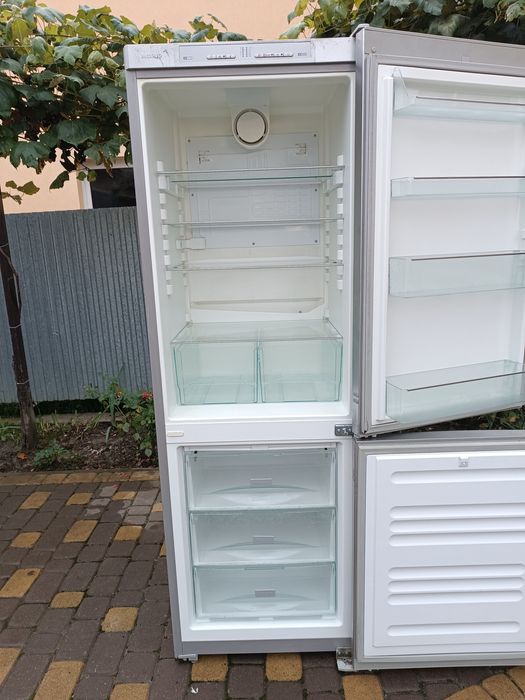Холодильник Miele