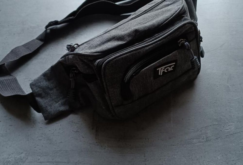 Нова фірмова бананка універсал